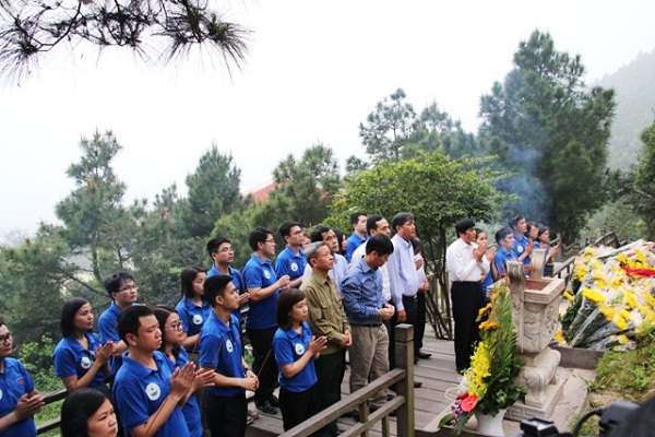 Government Religious Committee’s youth and veterans visit provinces of Quang Binh and Quang Tri