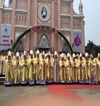 Da Nang diocese: New bishop officially takes office