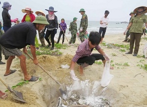 VBS’s Central Committee presents gifts to central fishermen