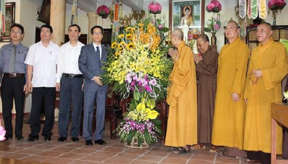 Deputy Prime Minister Vũ Đức Đam extends Vesak greetings to VBS’s Patriarch 