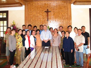 Catholic volunteer group presents gift to leprosy patients in Kon Tum