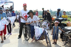 Vietnam Presbyterian Church gives support to fishermen in Central Vietnam