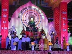 Jade Buddha statue conveys peace messages in Da Nang