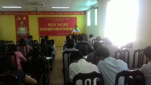 Quang Binh province: GCRA holds religious training for local officials  