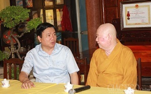 Ho Chi Minh City leader visits Lien Hoa Pagoda