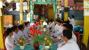 Dong Thap province: Thanh Binh district’s authorities disseminate laws to Caodai dignitaries, deacons