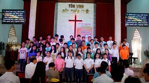 Spiritual refreshment and fellowship conference held for Protestant youth in An Giang