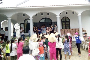 Sai Gon Sacred Heart Church Choir conducts charitable activities in Tien Giang