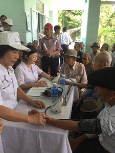 Protestant Board on Health and Social Actions in Quang Nam conducts medical charity 