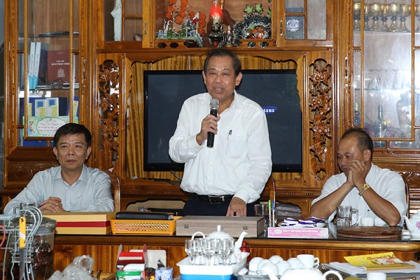 Deputy PM meets with Xuan Hoa parish’s parishioners in Quang Binh