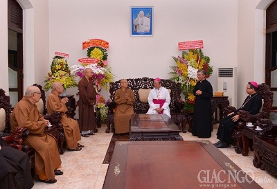 Ho Chi Minh City: Buddhist leader extends Christmas greetings to Catholics 