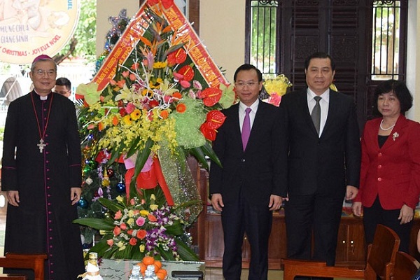 Da Nang city’s leader extends Christmas wishes to Christians 