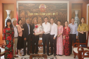 Government Religious Committee official receives Spiritual Council of the Vietnam Baha’i Community