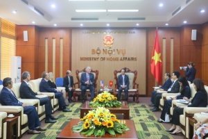 Deputy Minister Vũ Chiến Thắng receives Pastor Franklin Graham