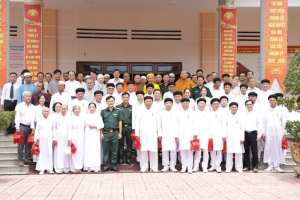 7th Military Region meets with religious dignitaries in provinces of Tay Ninh & Binh Duong