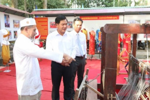 Exhibition on cultural heritage in Tra Vinh launched