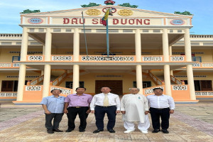 Government religious committee leader extends Tet visit to Tay Ninh Caodai Church