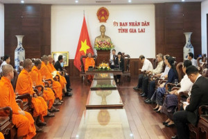 Authorities and VBS chapter in Gia Lai receive delegation of Cult and Religion Department of Cambodia’s Ratanakiri province