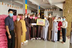 VBS in Ben Tre receives support supplies from Buddhist temple in Ho Chi Minh City