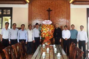 Gia Lai authorities extend Easter greetings to local Christian organizations