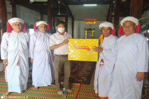 Home Affairs Department in Ninh Thuan pays Ramadan visits to Islam mosques & Bani temples