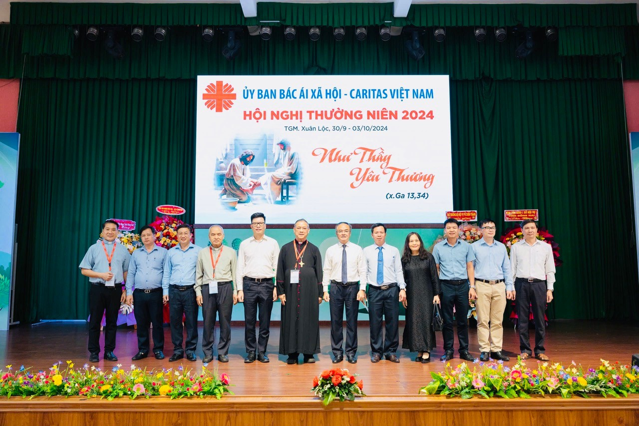 deputy-minister-vu-chien-thang-extends-congratulation-to-annual-meeting-of-vietnam-caritas