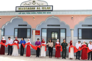 Islamic mosque in Dong Nai inaugurates reading room and Cham language classroom