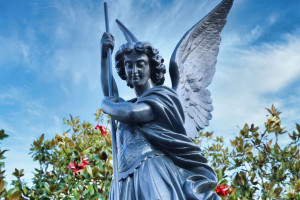 French mayor tricks secularism law to keep angel statue