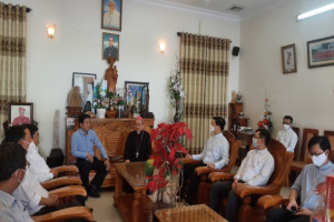 Authorities of Ninh Thuan & Nghe An extend Tet greetings to local religious organizations