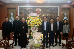 Government Religious Committee leader receives Catholic delegations ahead of Tet holiday