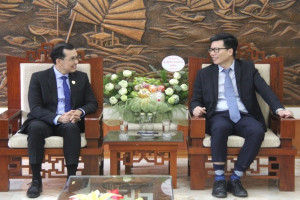 Government religious committee official receives delegation from Vietnam Assemblies of God