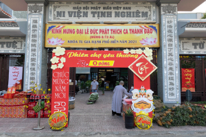 VBS in Tien Giang organizes charitable market and hands over charitable houses to poor people