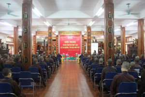 Disseminating laws on construction and management of worshipping relics to student monks and nuns in Hanoi