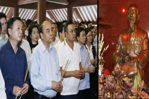 President Nguyễn Xuân Phúc pays tributes to President Ho Chi Minh