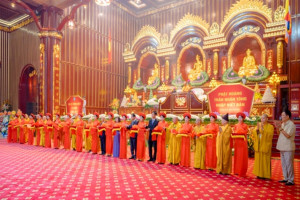 Buddhist sangha in Quang Ninh inaugurates Truc Lam Yen Tu palace