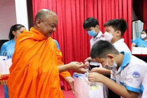 Association for Solidarity of Patriotic Monks in Can Tho practicaly contributes with social development of Khmer people