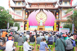 VBS in Da Nang city’s Son Tra district hands over supports to disadvantaged people