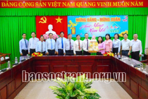  Evangelical and Buddhist churches in Soc Trang extend Tet greetings to provincial authorities