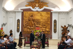 Deputy Minister of Home Affairs pays Easter visit to Thai Binh diocese