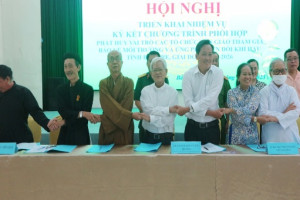 Religious organizations in Ben Tre sign cooperation on environmental protection and climate change adaptation