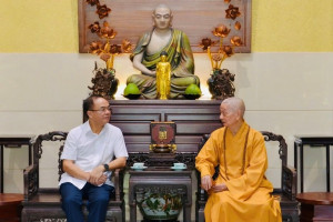 Deputy Minister of Home Affairs Vũ Chiến Thắng visits Supreme Patriarch of VBS