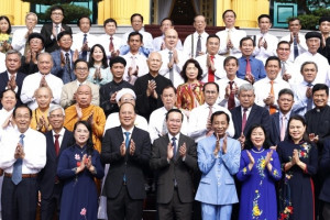 State President meets HCM City’s religious dignitaries, intellectuals, prestigious people