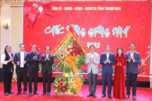 Thanh Hoa provincial government holds Christmas meeting with Catholic dignitaries