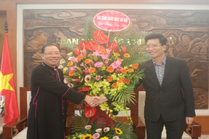 Christian dignitaries extend Tet greetings to Government Religious Committee