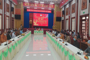 VFF in Gia Lai holds exchanges with local religious leaders