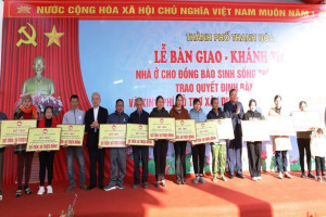 Caritas Thanh Hoa gives 7 billion VND for building charity houses program