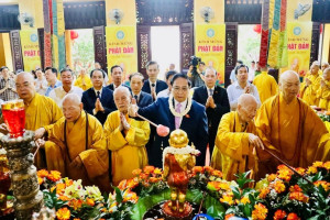 Prime Minister extends Vesak greetings to Vietnam Buddhist Sangha