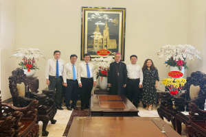 Government Religious Committee officials extend Christmas greetings in Ho Chi Minh city & Da Nang