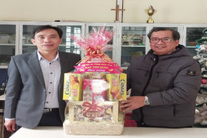 Home Affairs Department official in Kon Tum extends Christmas visits to local Christian organizations