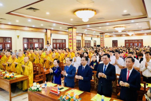 VBS celebrates Buddha’s Birthday at Quan Su pagoda